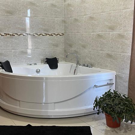 Suite Con Jacuzzi En Rio Laja Kültér fotó